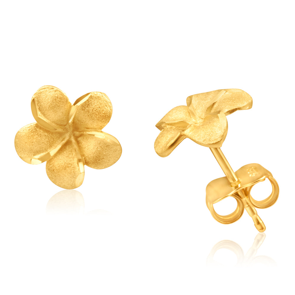 Gold earrings popular