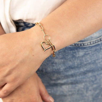 9ct Yellow Gold Open Heart Charm Paperclip 19.1cm Bracelet