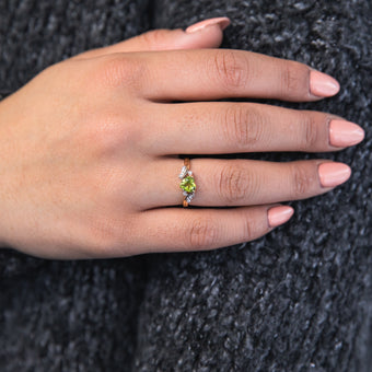 9ct Yellow Gold Peridot and Diamond Heart Ring