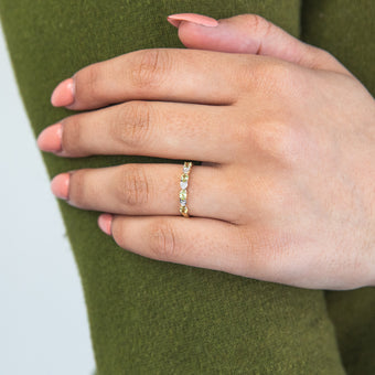 9ct Yellow Gold Peridot and Diamond Ring