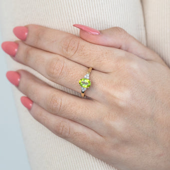 9ct Alluring Yellow Gold Diamond + Peridot Ring