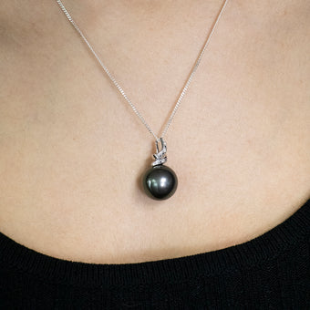 Tahitian South Sea Pearl & Diamond Pendant on 45cm Sterling Silver Chain